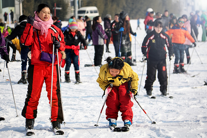 天泰志远员工滑雪